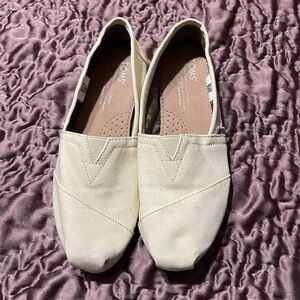 Toms Pastel Yellow